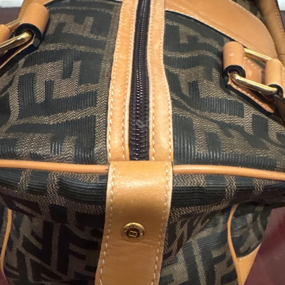 Fendi monogram  purse authentic excellent condition - Picture 5 of 13